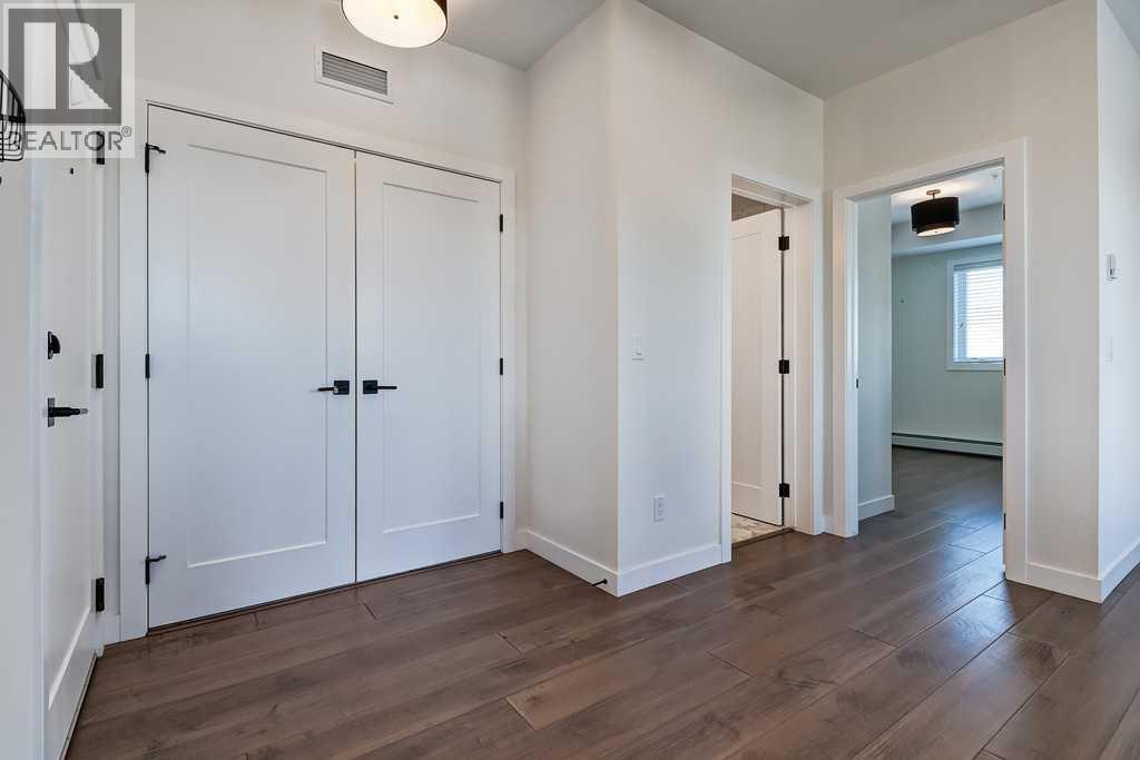 Single Family House for Sale in    Avenue SW Shaganappi Calgary 