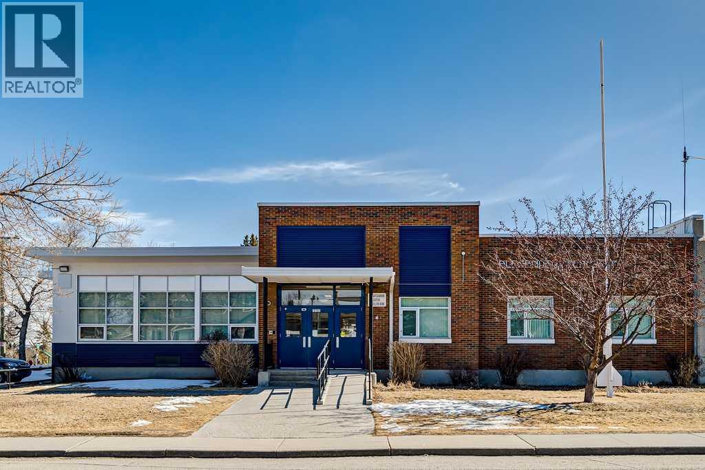 Single Family House for Sale in    Avenue SW Shaganappi Calgary 