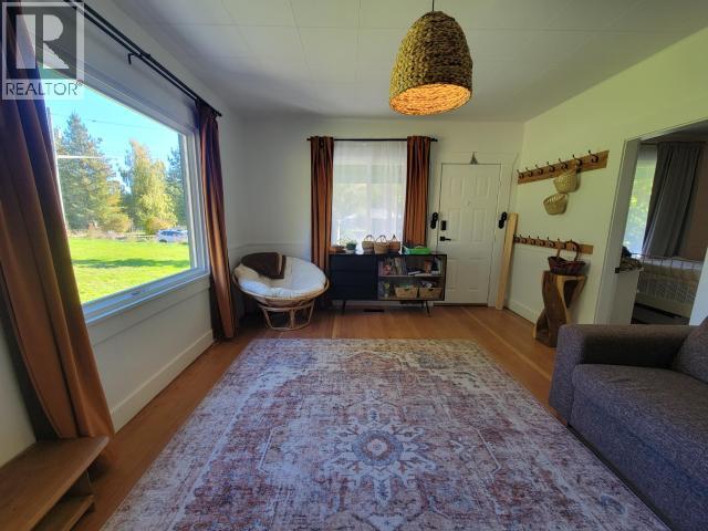 5875 FRASER STREET, Powell River