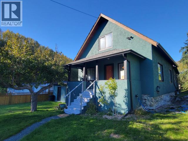 5875 FRASER STREET, Powell River