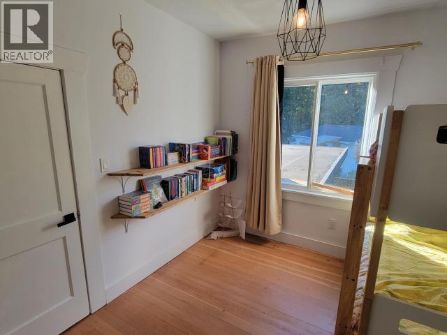 5875 FRASER STREET, Powell River