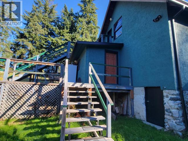 5875 FRASER STREET, Powell River