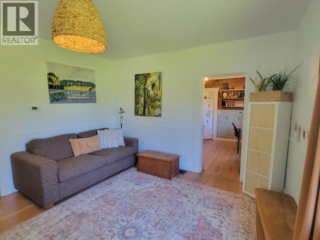 5875 FRASER STREET, Powell River
