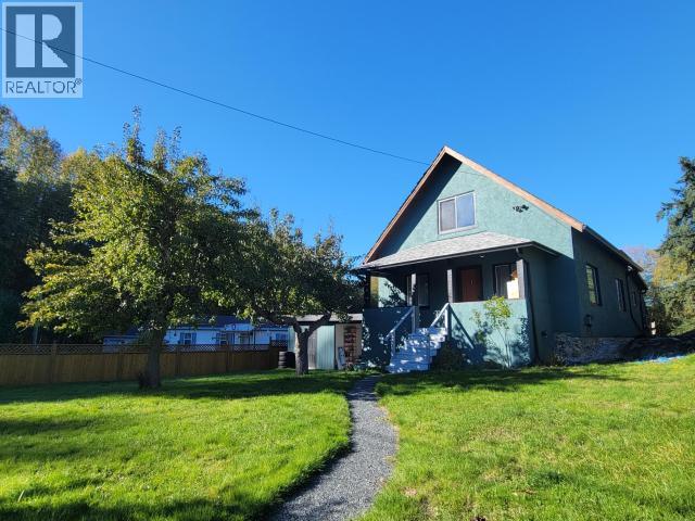 5875 FRASER STREET, Powell River