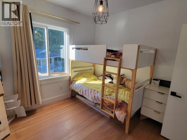 5875 FRASER STREET, Powell River