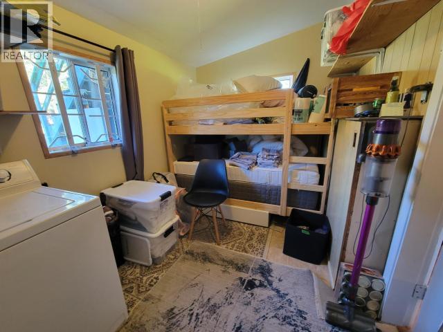5875 FRASER STREET, Powell River