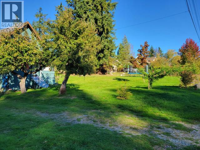 5875 FRASER STREET, Powell River