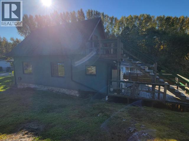5875 FRASER STREET, Powell River