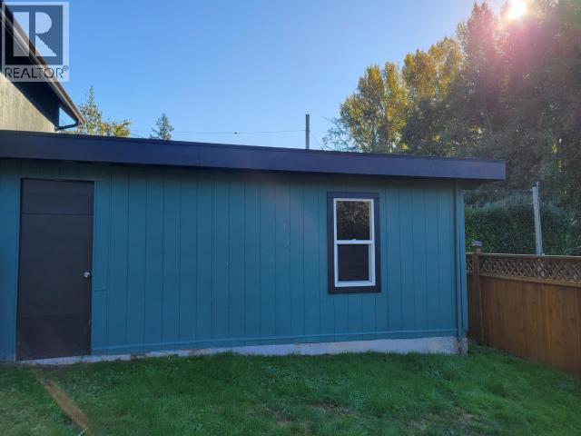5875 FRASER STREET, Powell River