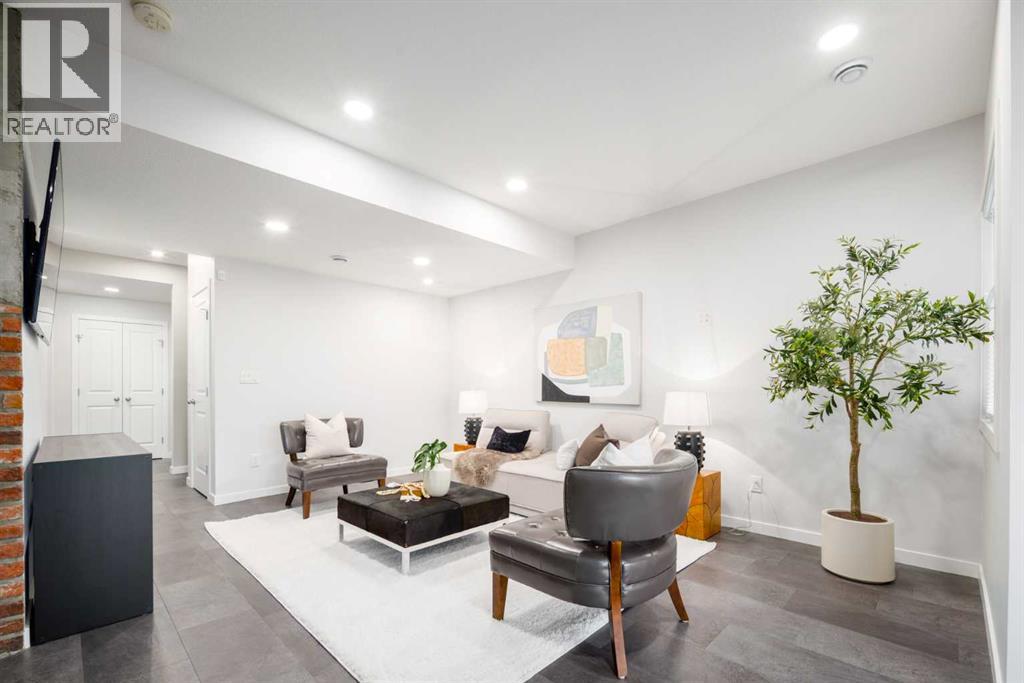 Single Family House for Sale in  Cougar Ridge Close SW Cougar Ridge Calgary 