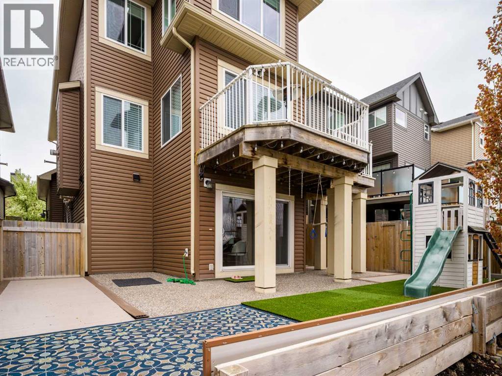 Single Family House for Sale in  Cougar Ridge Close SW Cougar Ridge Calgary 