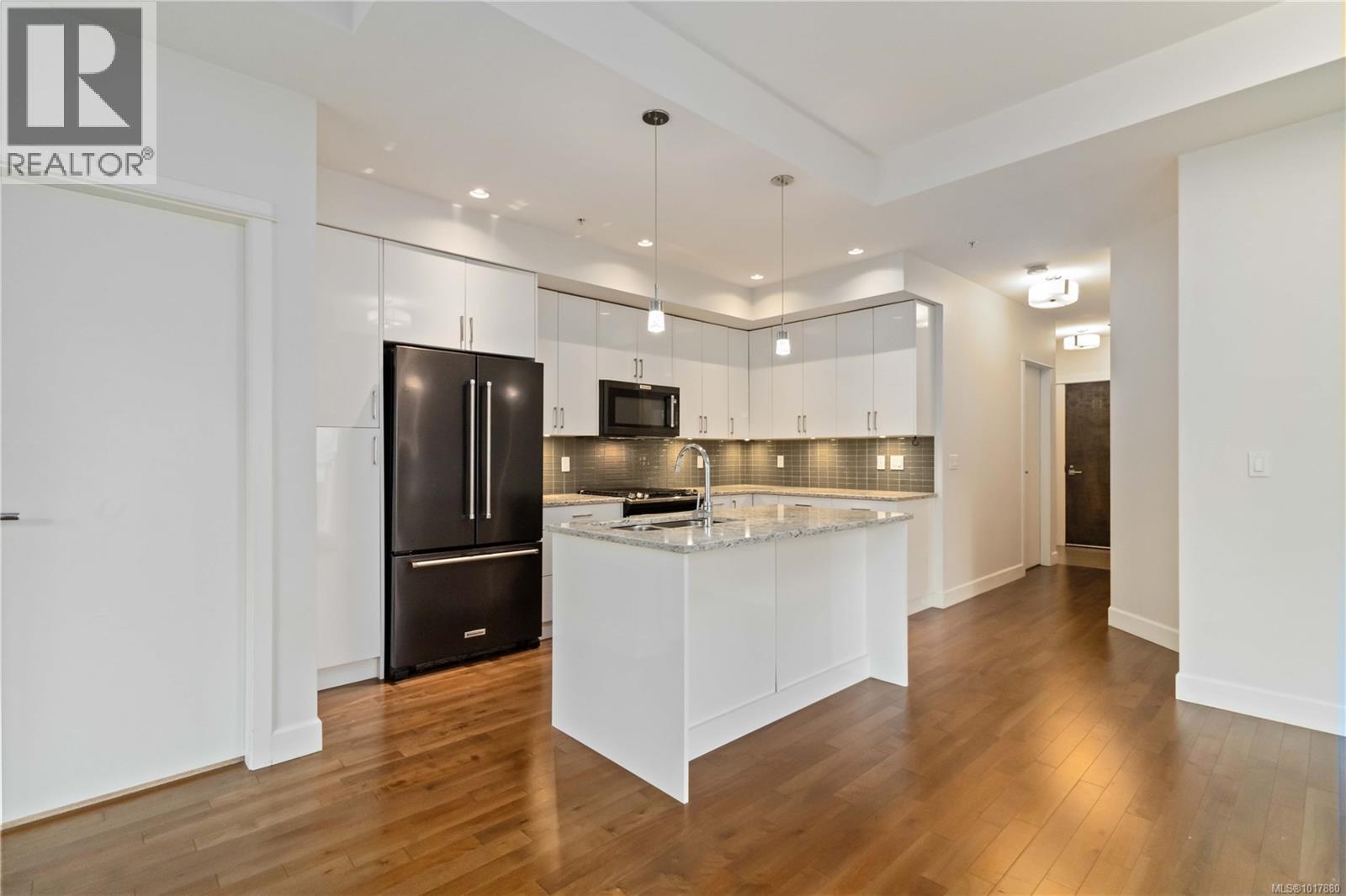 202 3111A Havenwood Lane, Colwood