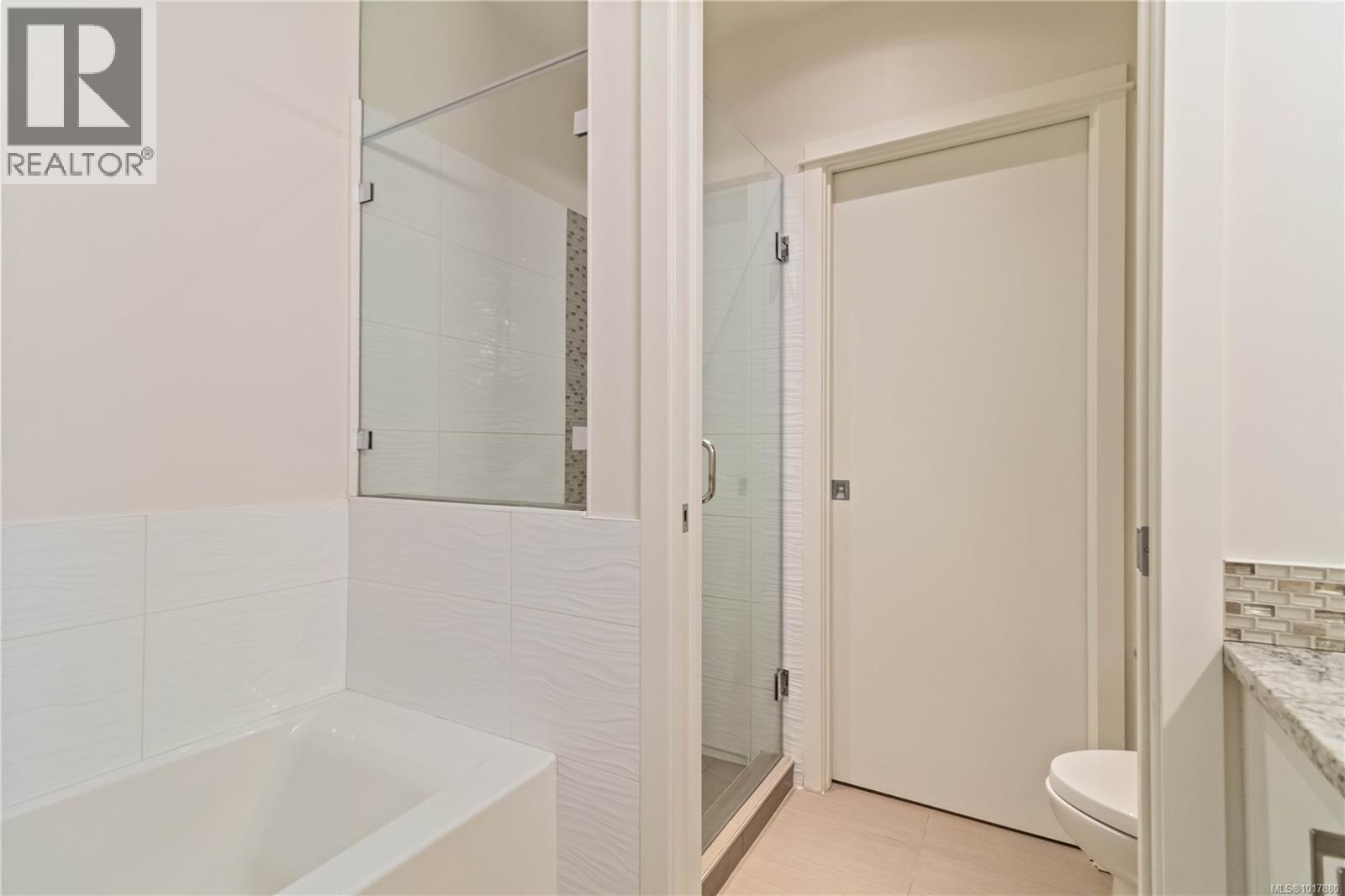 202 3111A Havenwood Lane, Colwood