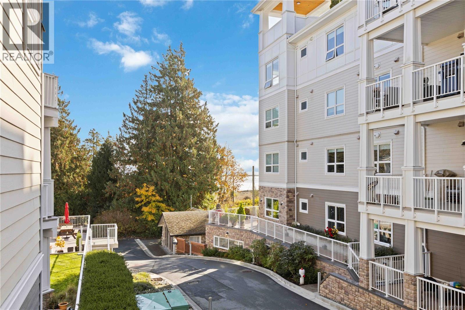 202 3111A Havenwood Lane, Colwood