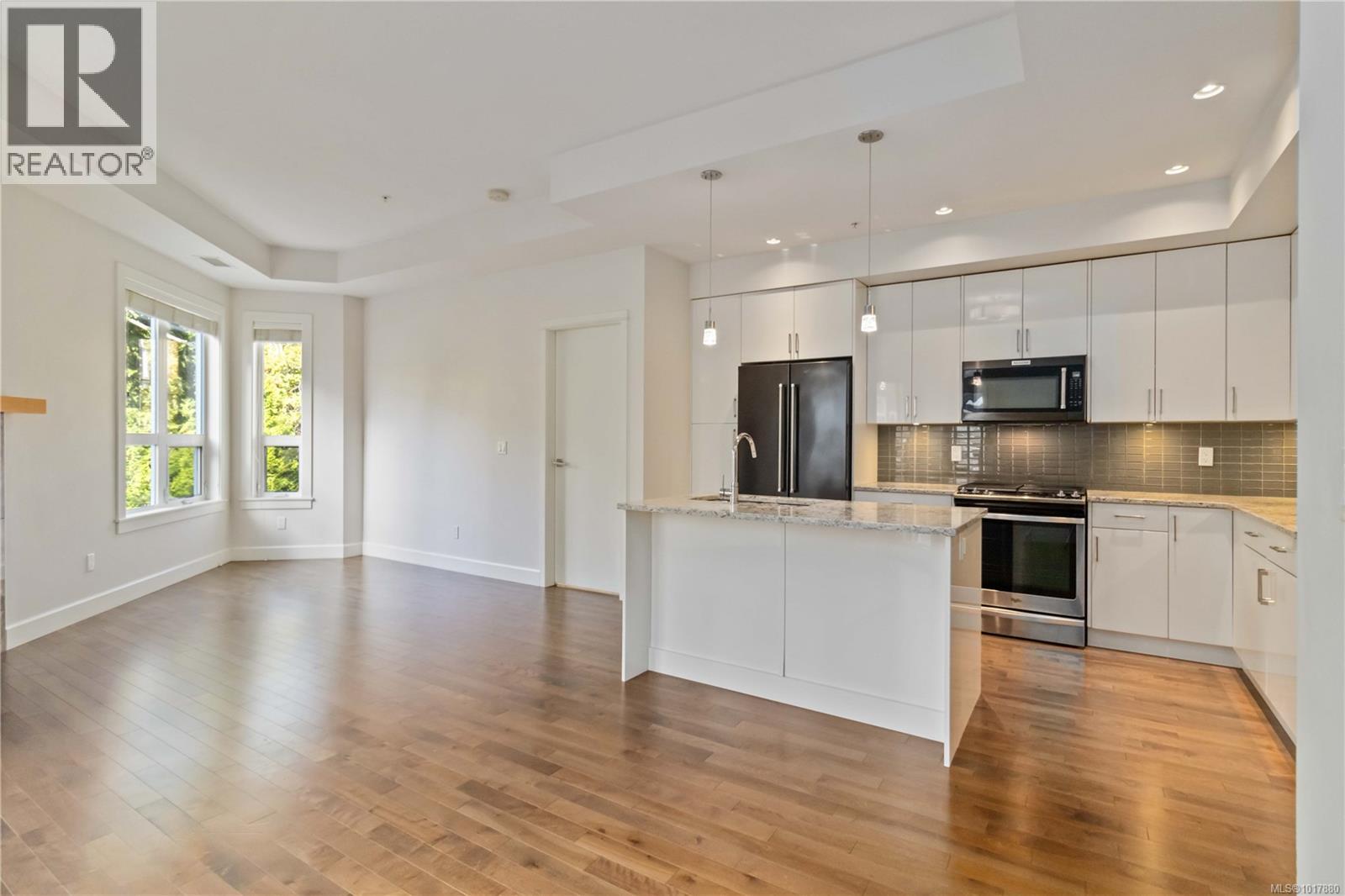 202 3111A Havenwood Lane, Colwood