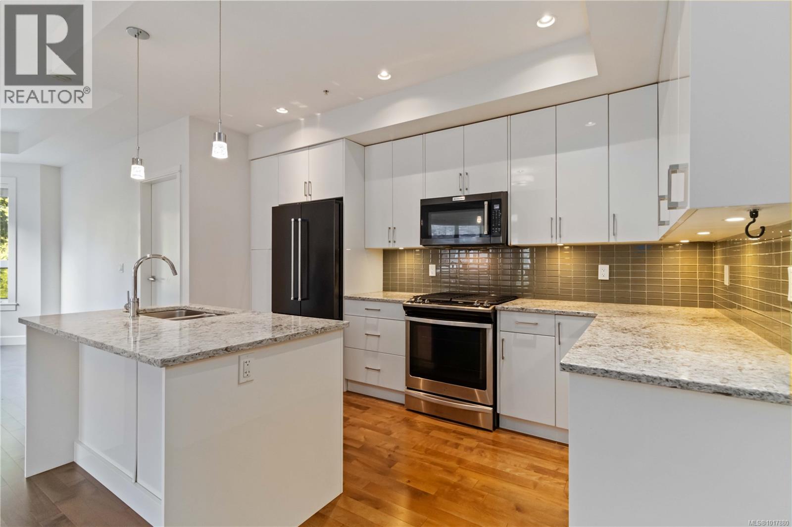 202 3111A Havenwood Lane, Colwood