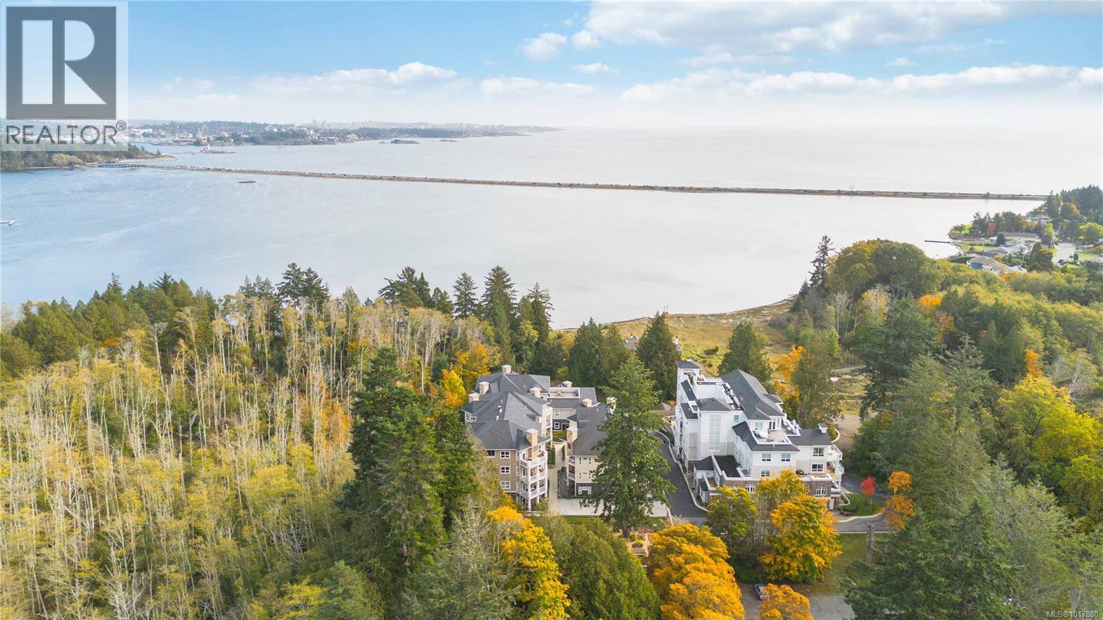 202 3111A Havenwood Lane, Colwood