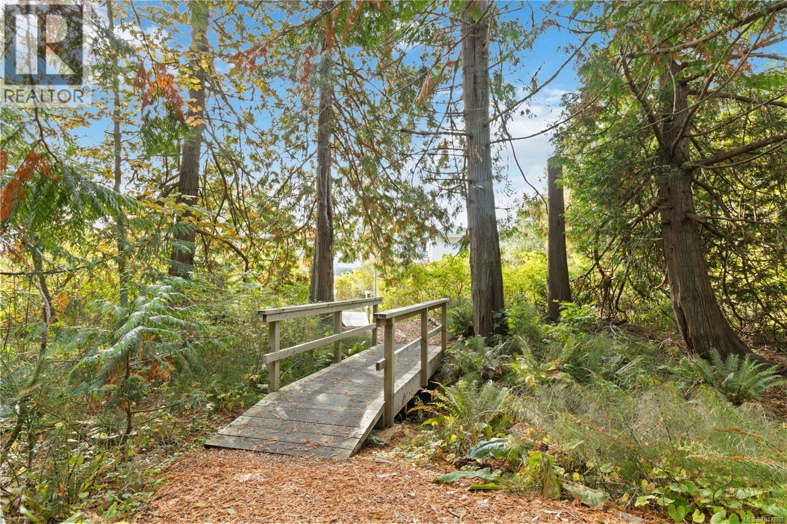 202 3111A Havenwood Lane, Colwood