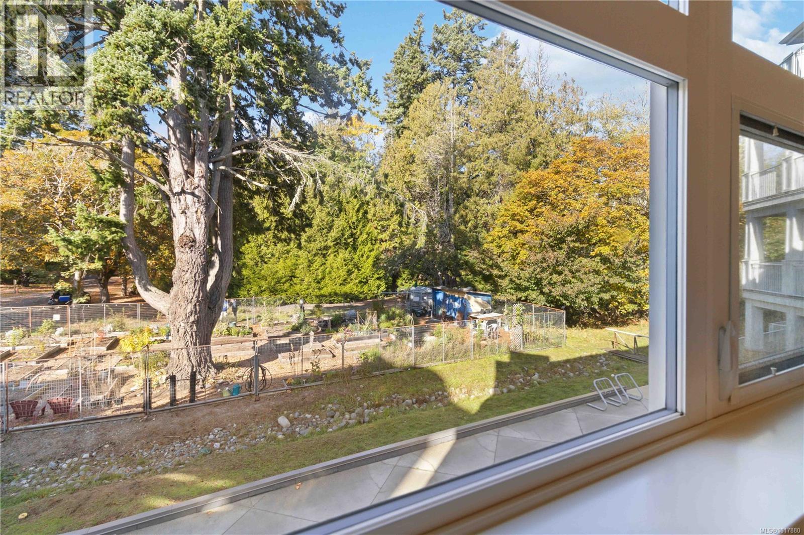 202 3111A Havenwood Lane, Colwood