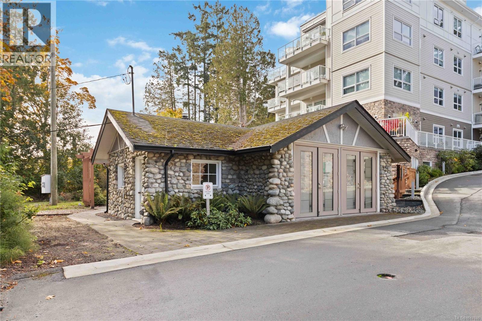 202 3111A Havenwood Lane, Colwood