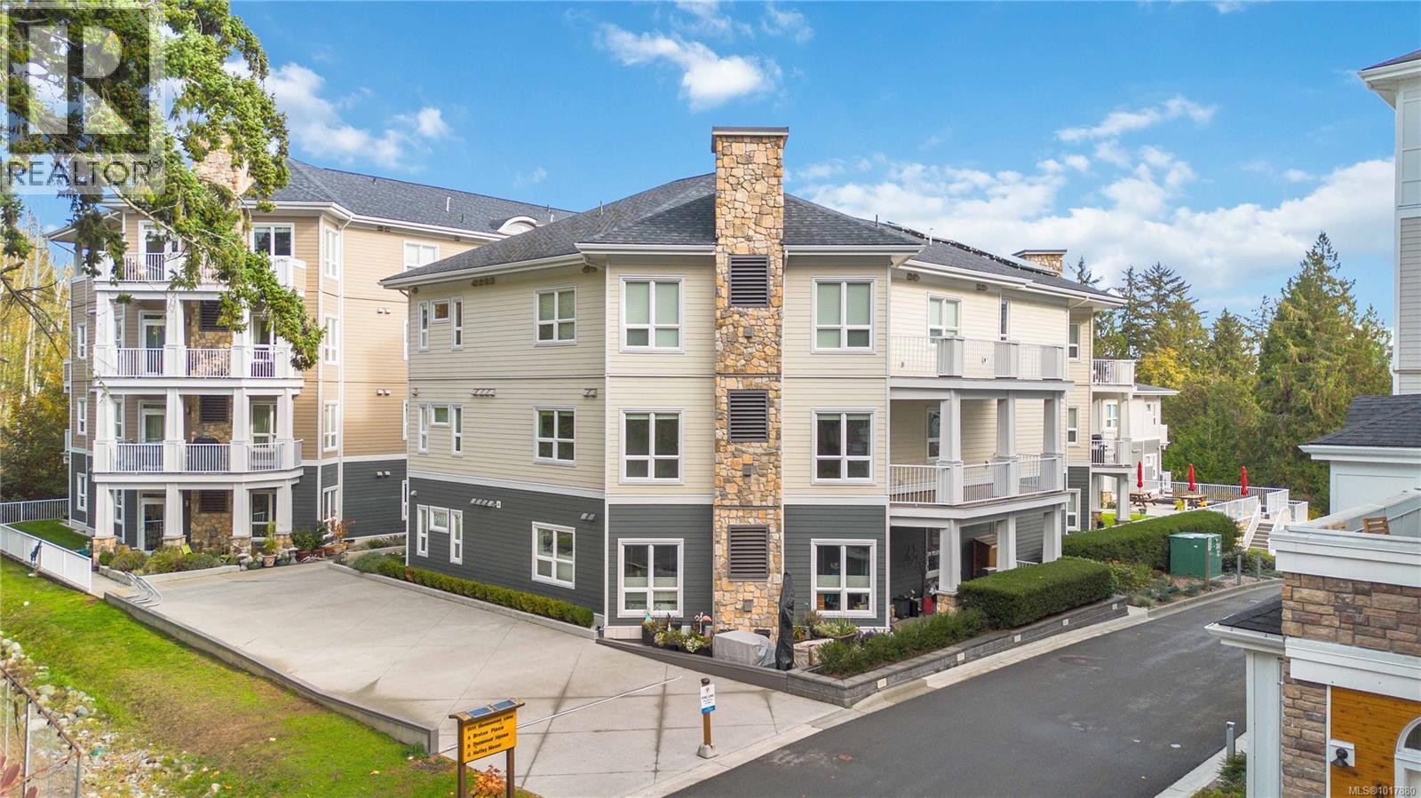 202 3111A Havenwood Lane, Colwood