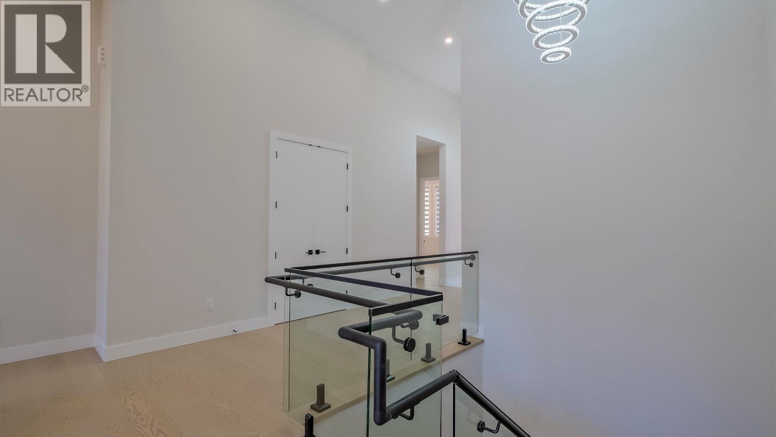  937 Royal Troon Lane, Kelowna