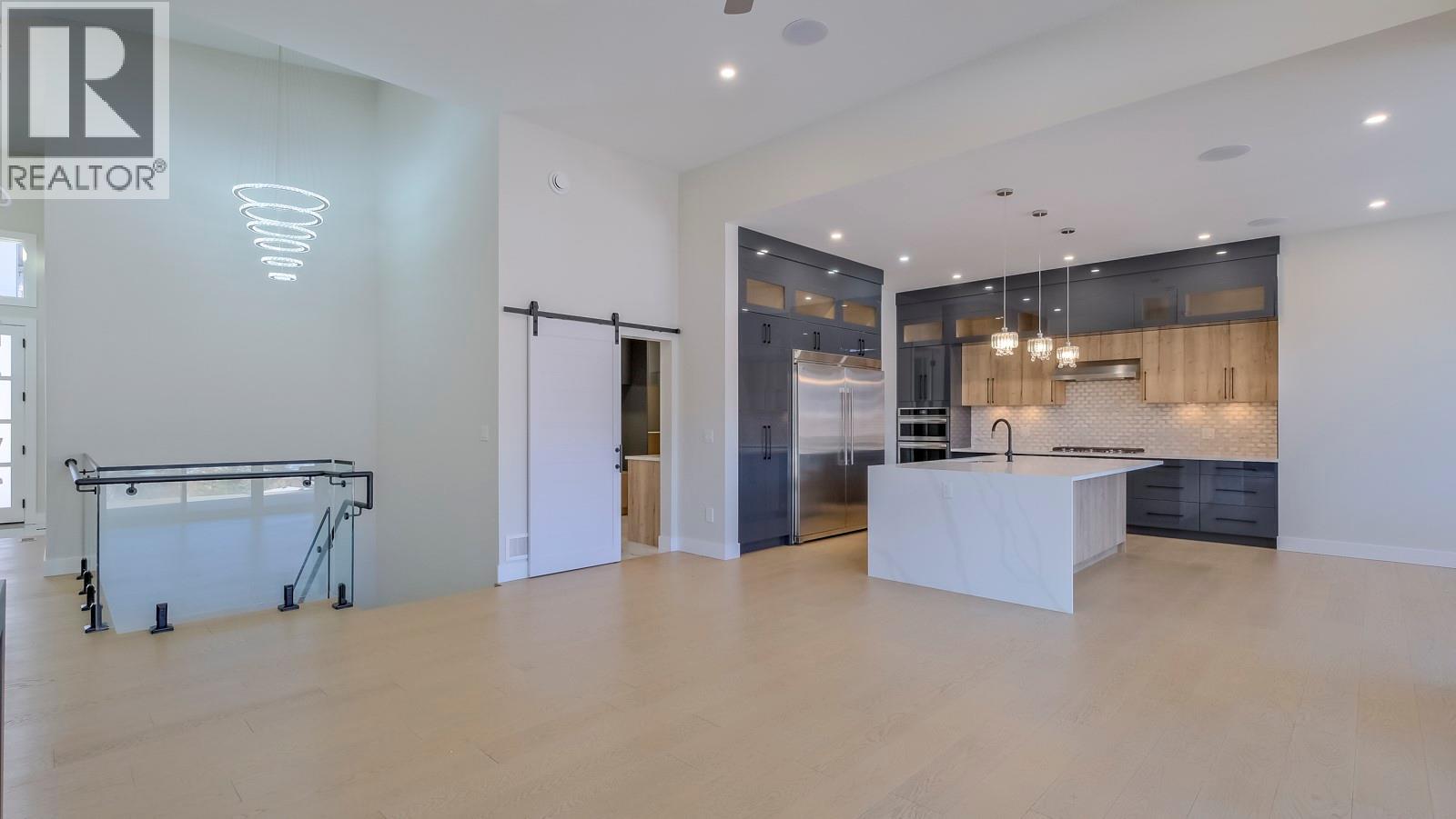  937 Royal Troon Lane, Kelowna