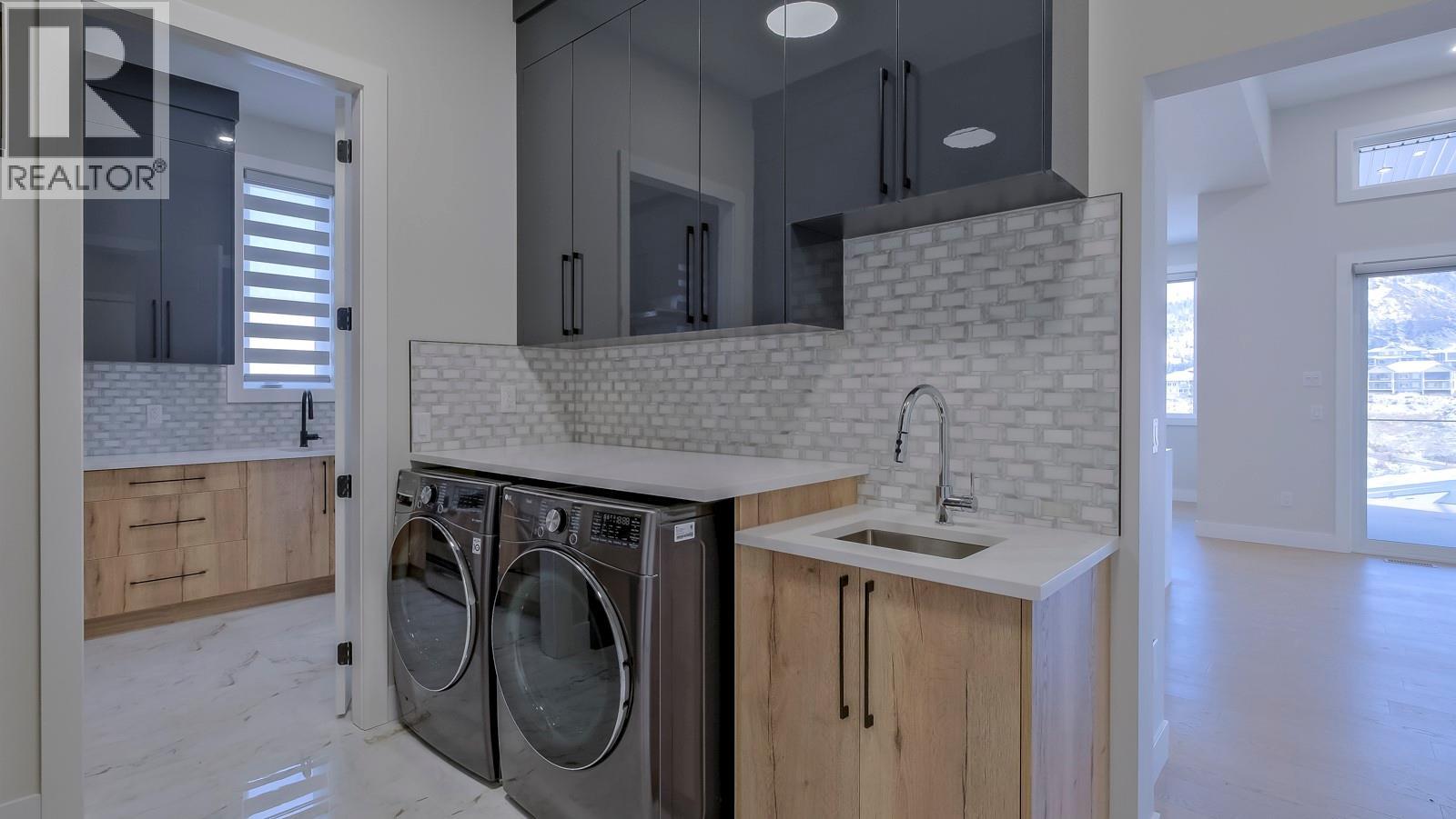  937 Royal Troon Lane, Kelowna