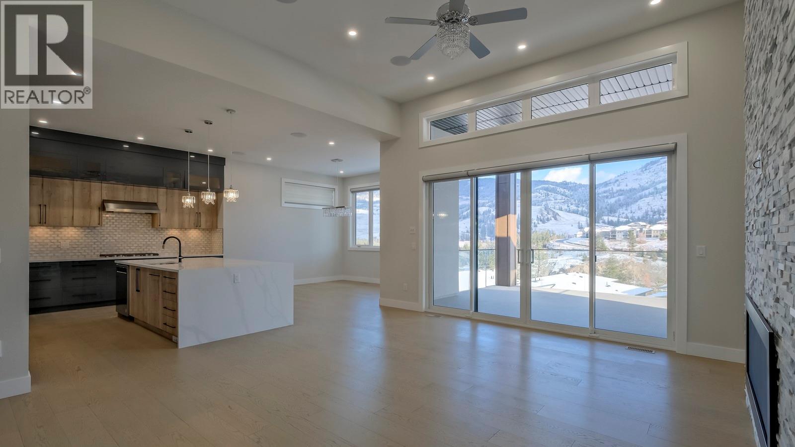  937 Royal Troon Lane, Kelowna