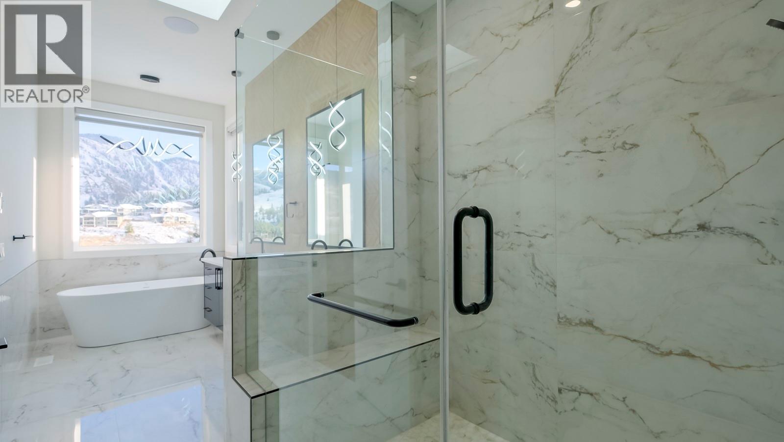  937 Royal Troon Lane, Kelowna