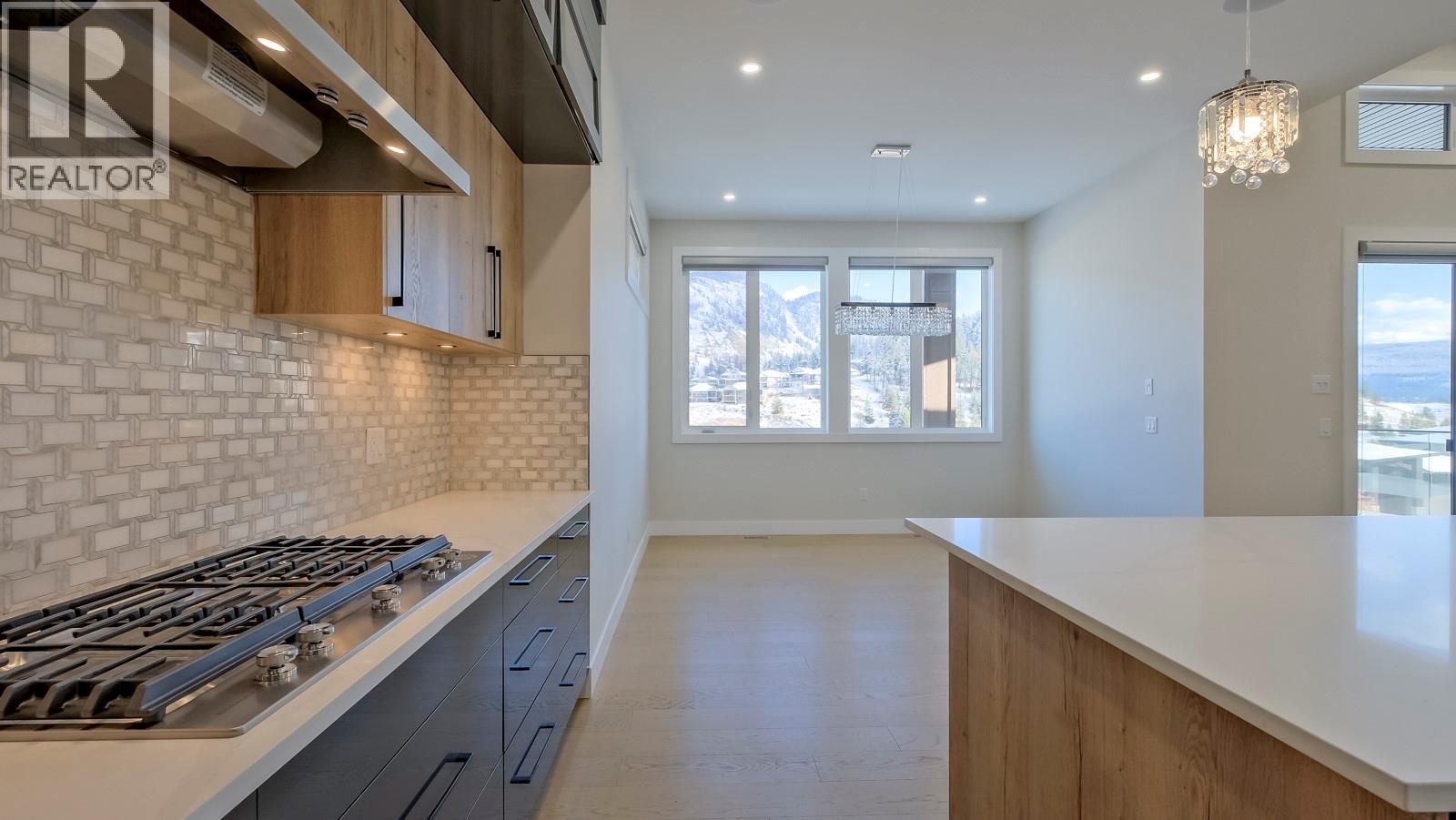  937 Royal Troon Lane, Kelowna