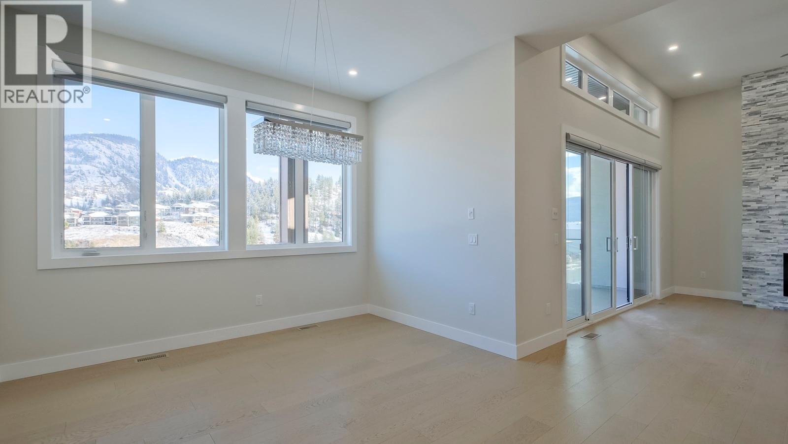  937 Royal Troon Lane, Kelowna