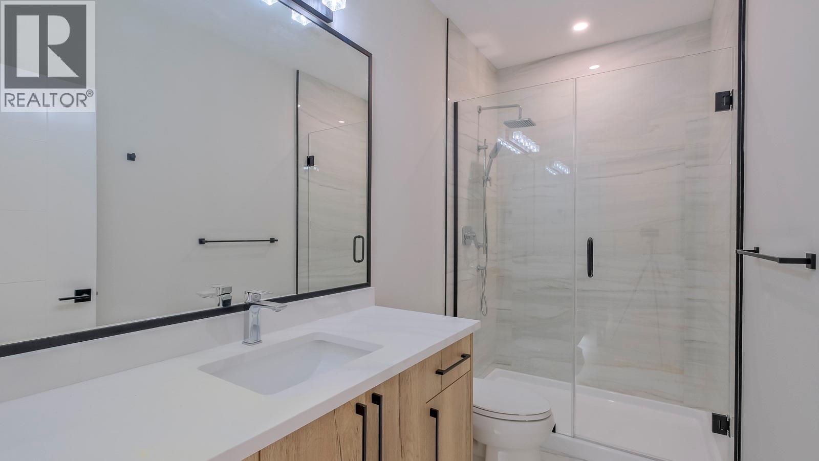  937 Royal Troon Lane, Kelowna