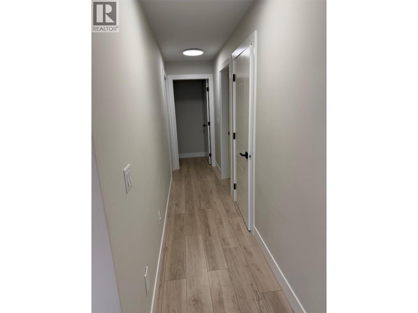  937 Royal Troon Lane, Kelowna