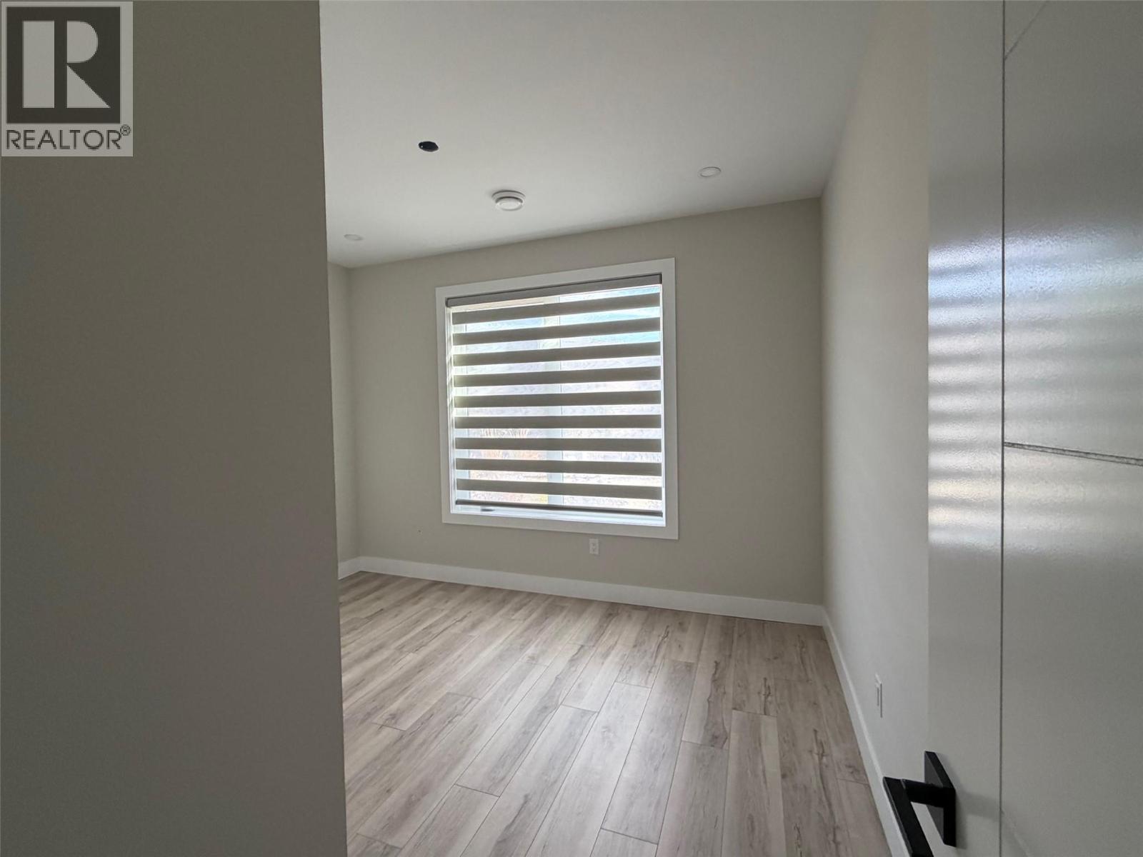  937 Royal Troon Lane, Kelowna
