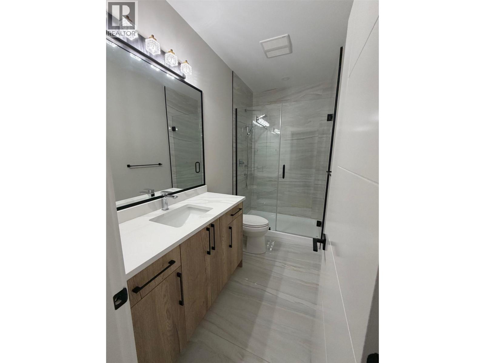  937 Royal Troon Lane, Kelowna
