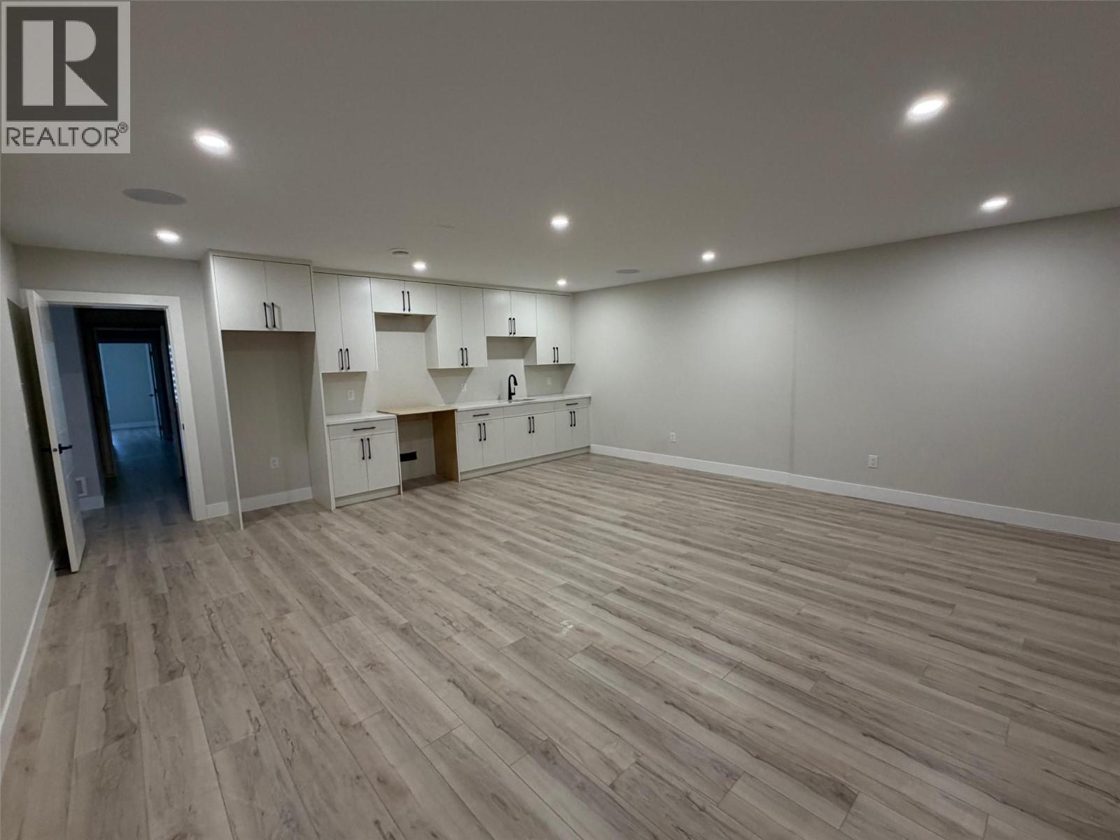  937 Royal Troon Lane, Kelowna