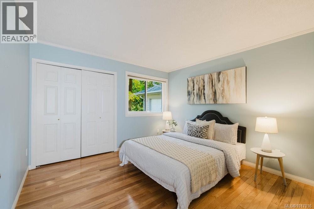  4724 Lochside Drive, Saanich