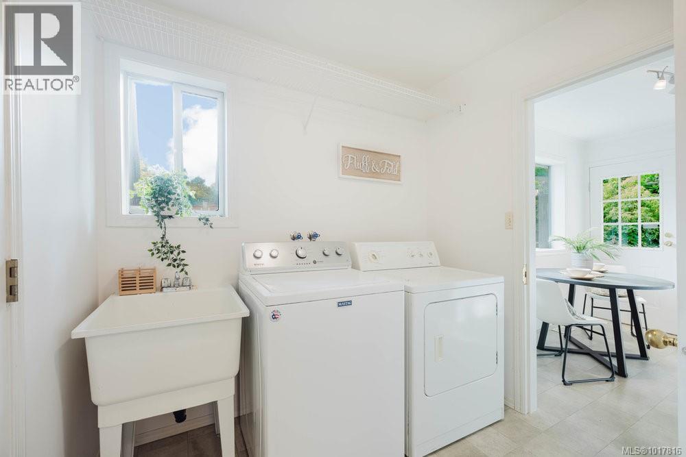 4724 Lochside Drive, Saanich