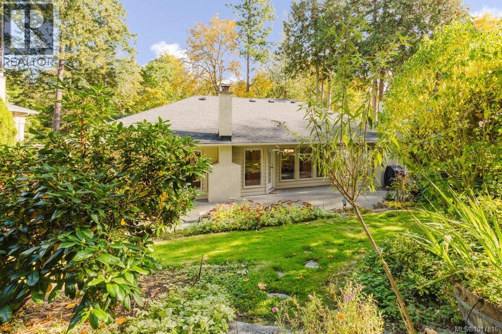  4724 Lochside Drive, Saanich