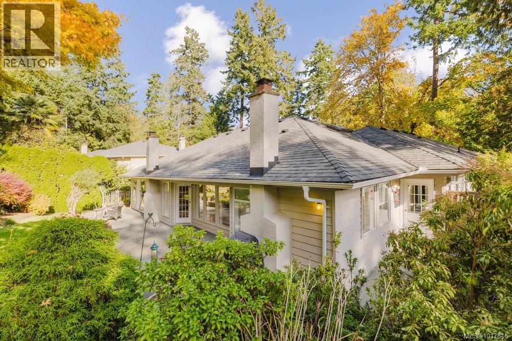  4724 Lochside Drive, Saanich