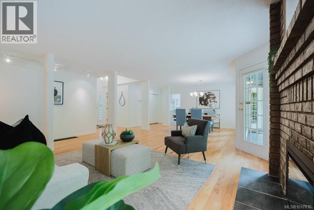  4724 Lochside Drive, Saanich