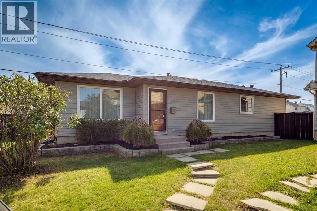 23 Erin Grove Court SE, Calgary, Alberta