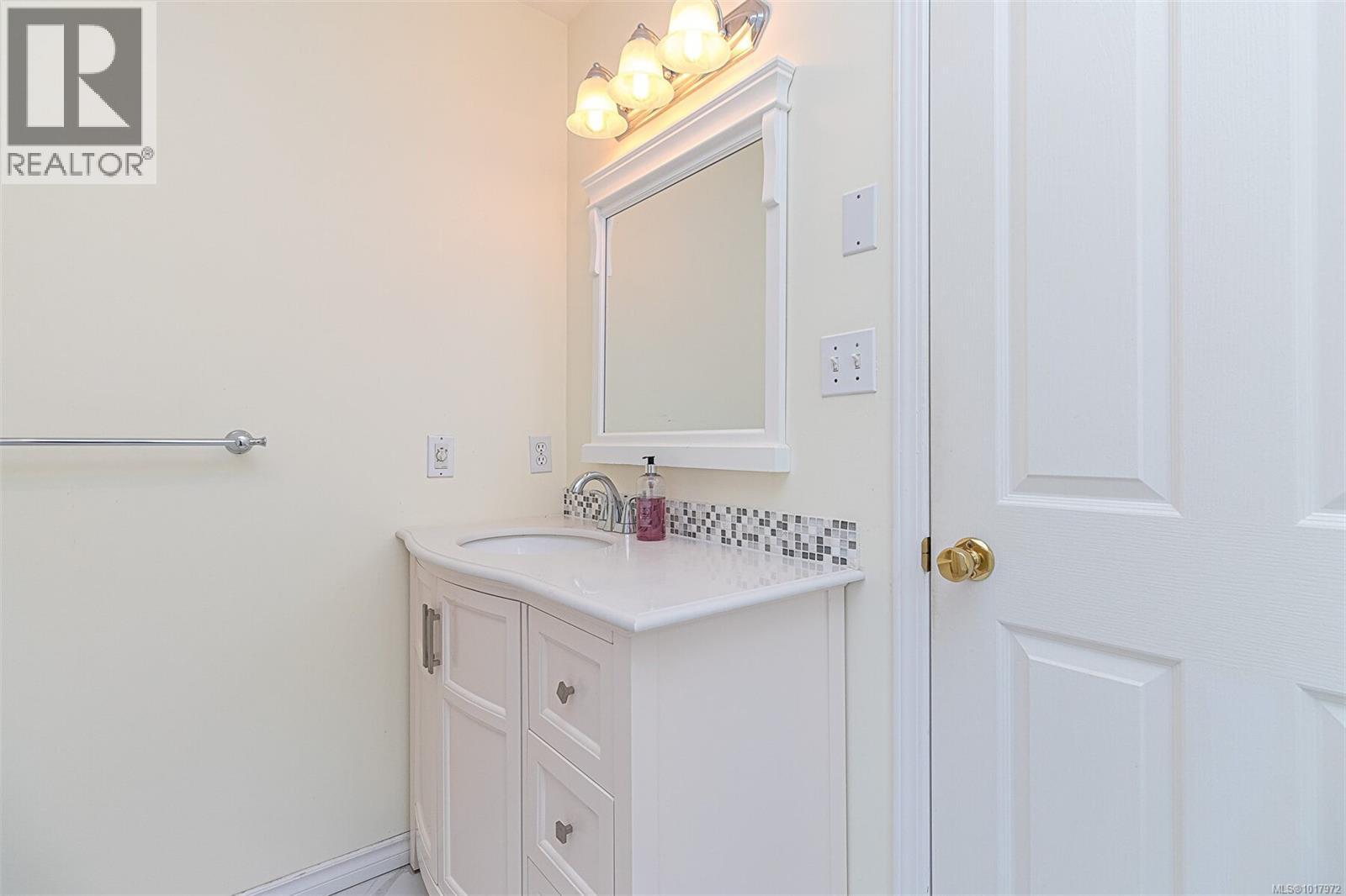  2619 Crystalview Drive, Langford