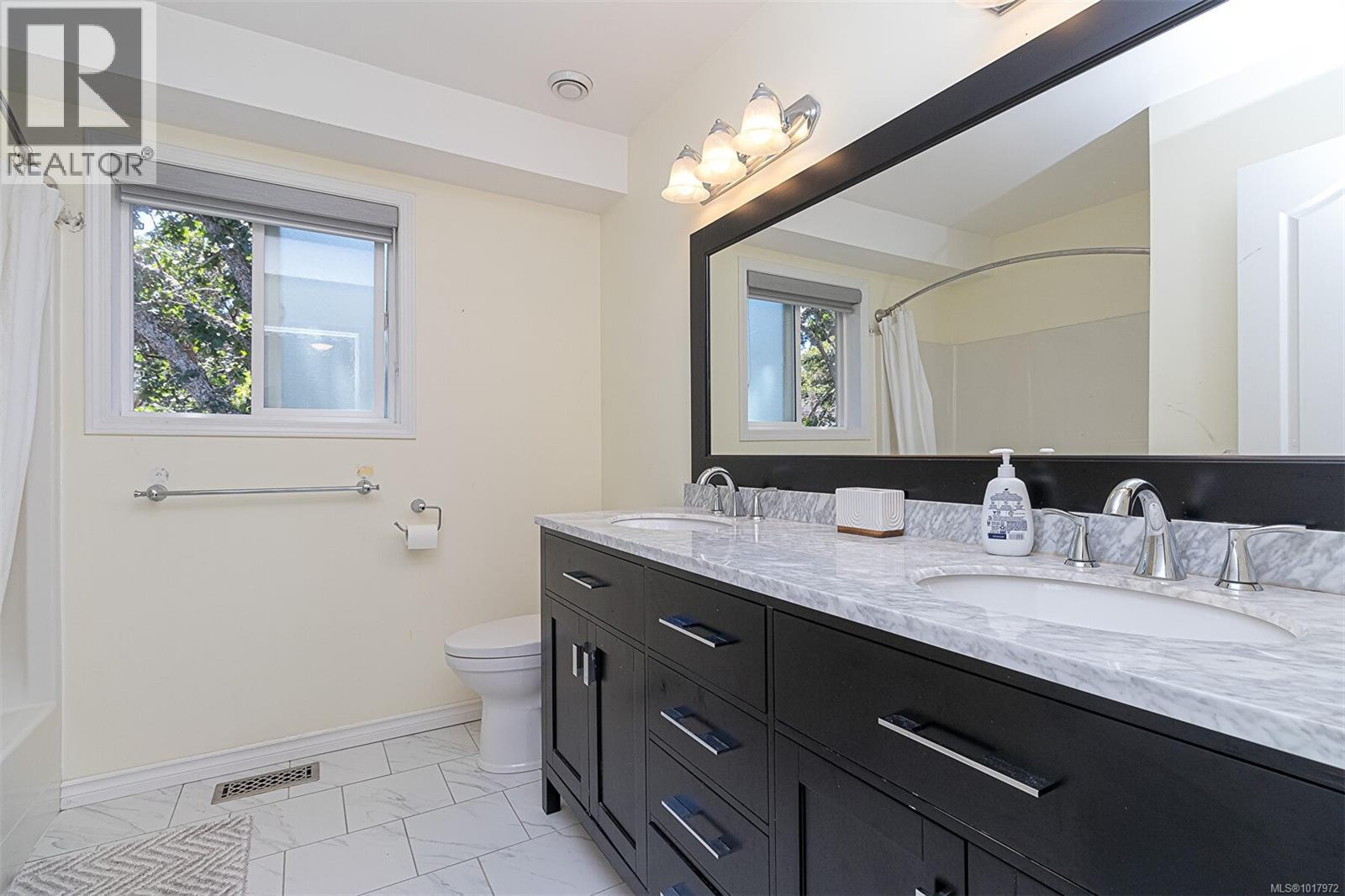  2619 Crystalview Drive, Langford