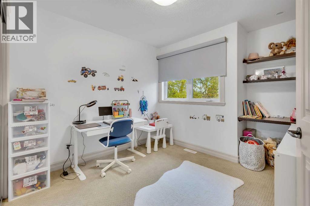 Single Family House for Sale in   Avenue NE Winston Heights/Mountview Calgary 