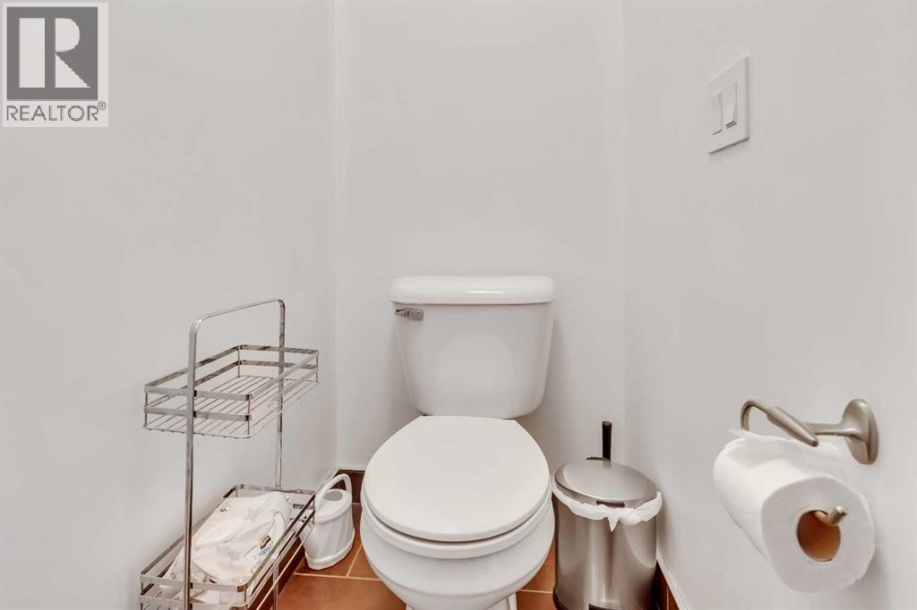 Single Family House for Sale in   Avenue NE Winston Heights/Mountview Calgary 