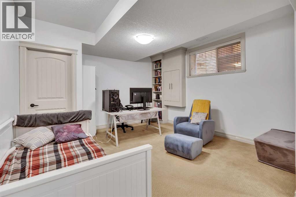 Single Family House for Sale in   Avenue NE Winston Heights/Mountview Calgary 