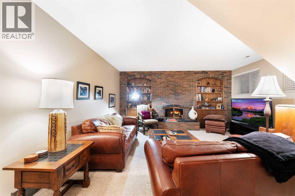 Single Family House Bi-level for Sale in  Thornwood Close NW Thorncliffe Calgary 