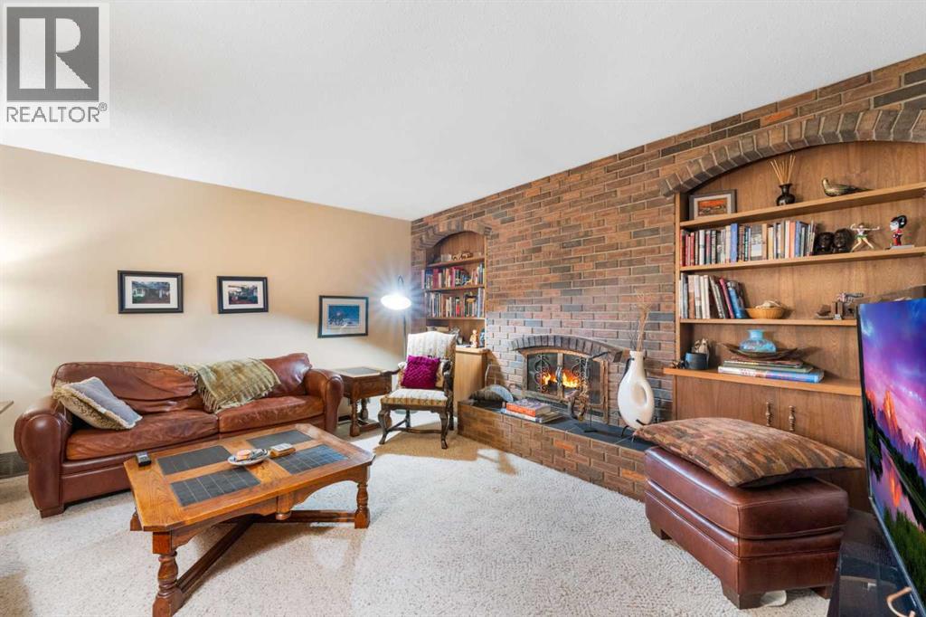 Single Family House Bi-level for Sale in  Thornwood Close NW Thorncliffe Calgary 